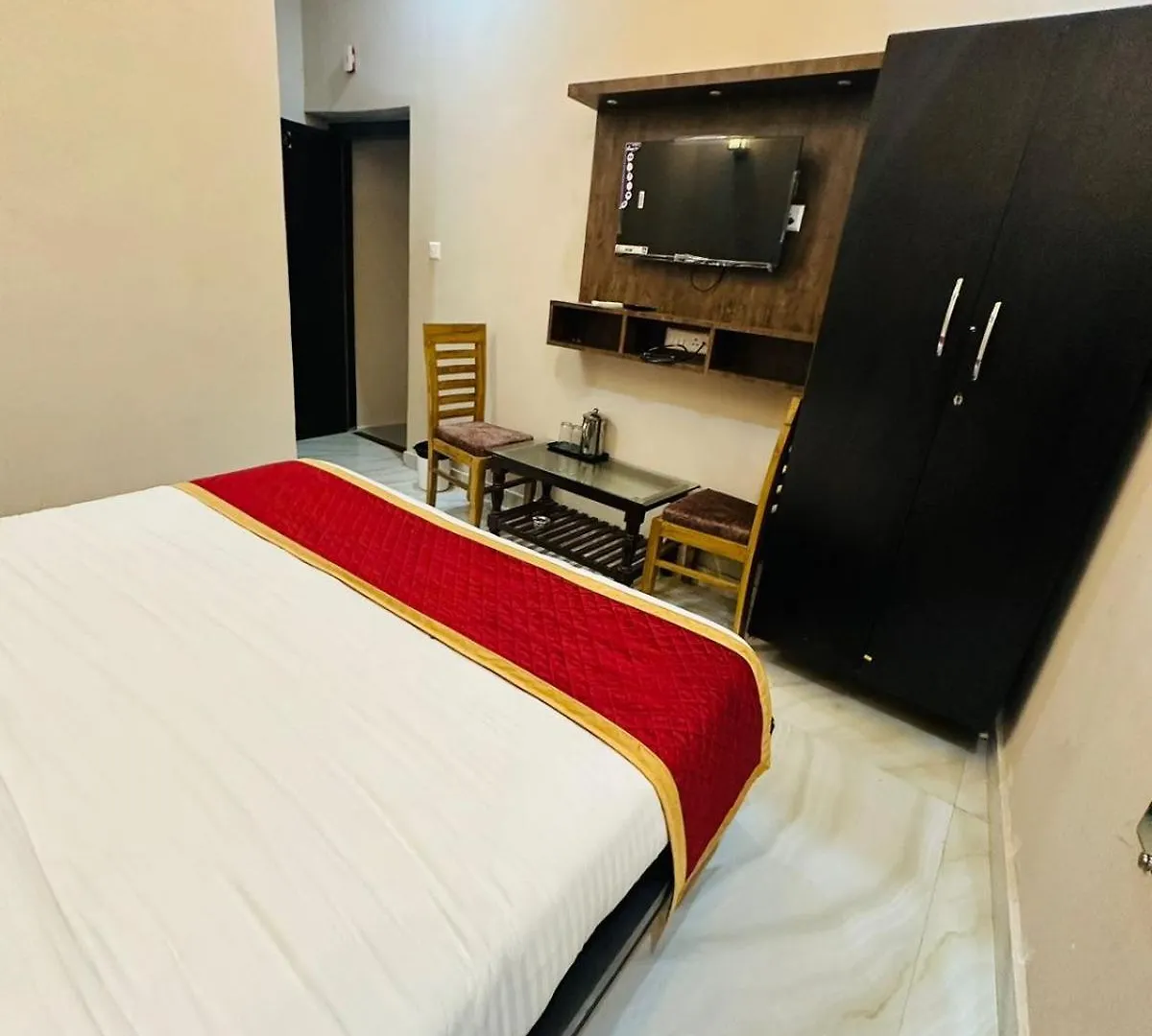 Hotel Psr Prem-Shobha Residency ! Varanasi Fully-Air-Conditioned Hotel At Prime Location With Off Site Parking Availability, Near Kashi Vishwanath Temple, And Ganga Ghat - 2 India